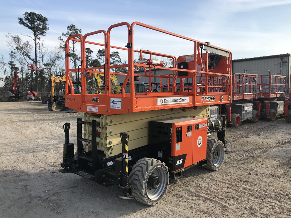 2021 JLG RT4069