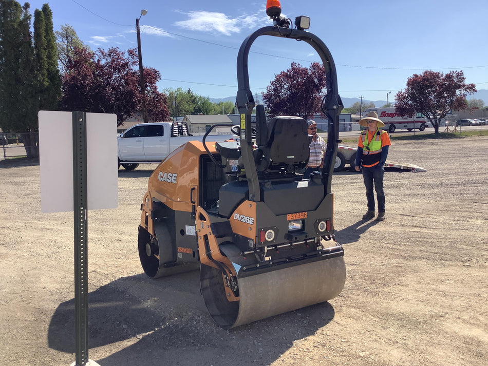 2021 CASE DV26E