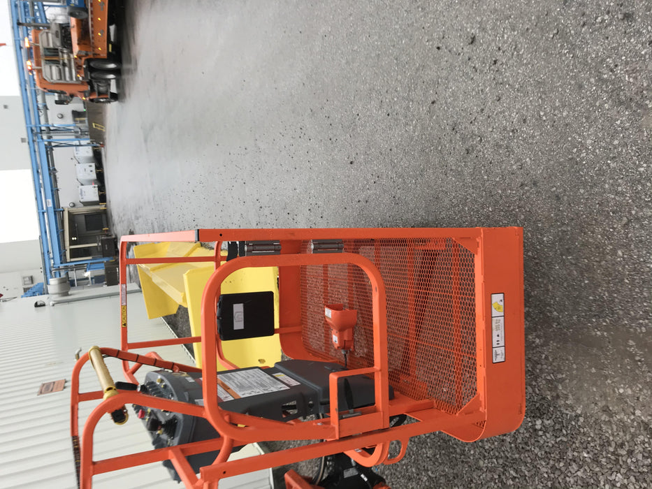 2019 JLG 450AJ