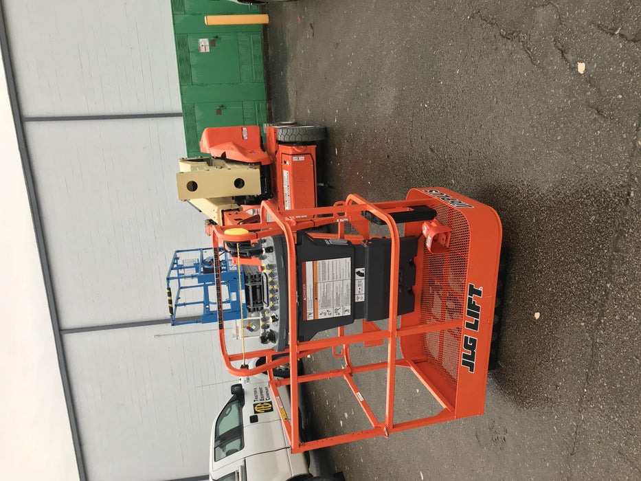 2019 JLG E400AJPN