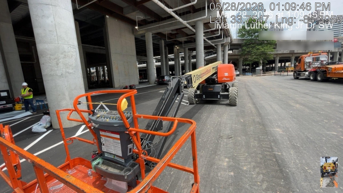 2025 JLG 660SJ