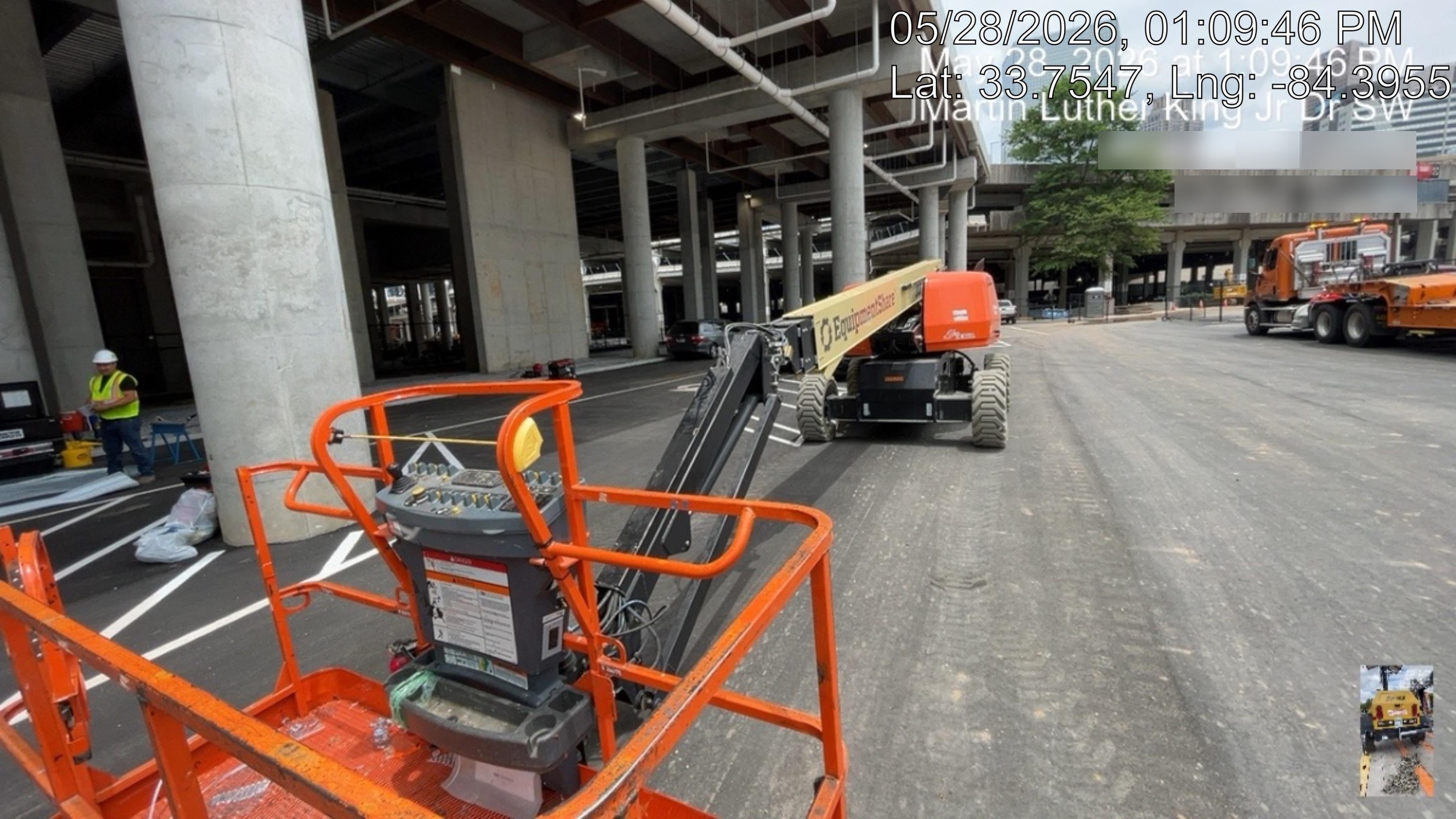 2025 JLG 660SJ