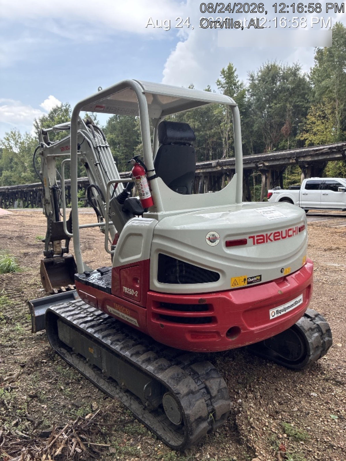 2024 TAKEUCHI TB250-2R