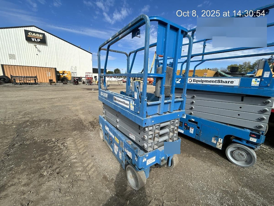 2019 Genie GS-1930 Fixed rails with chain Entry