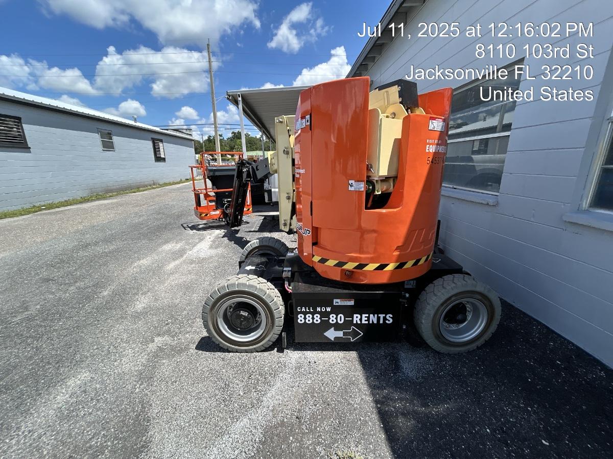 2025 JLG E300AJP