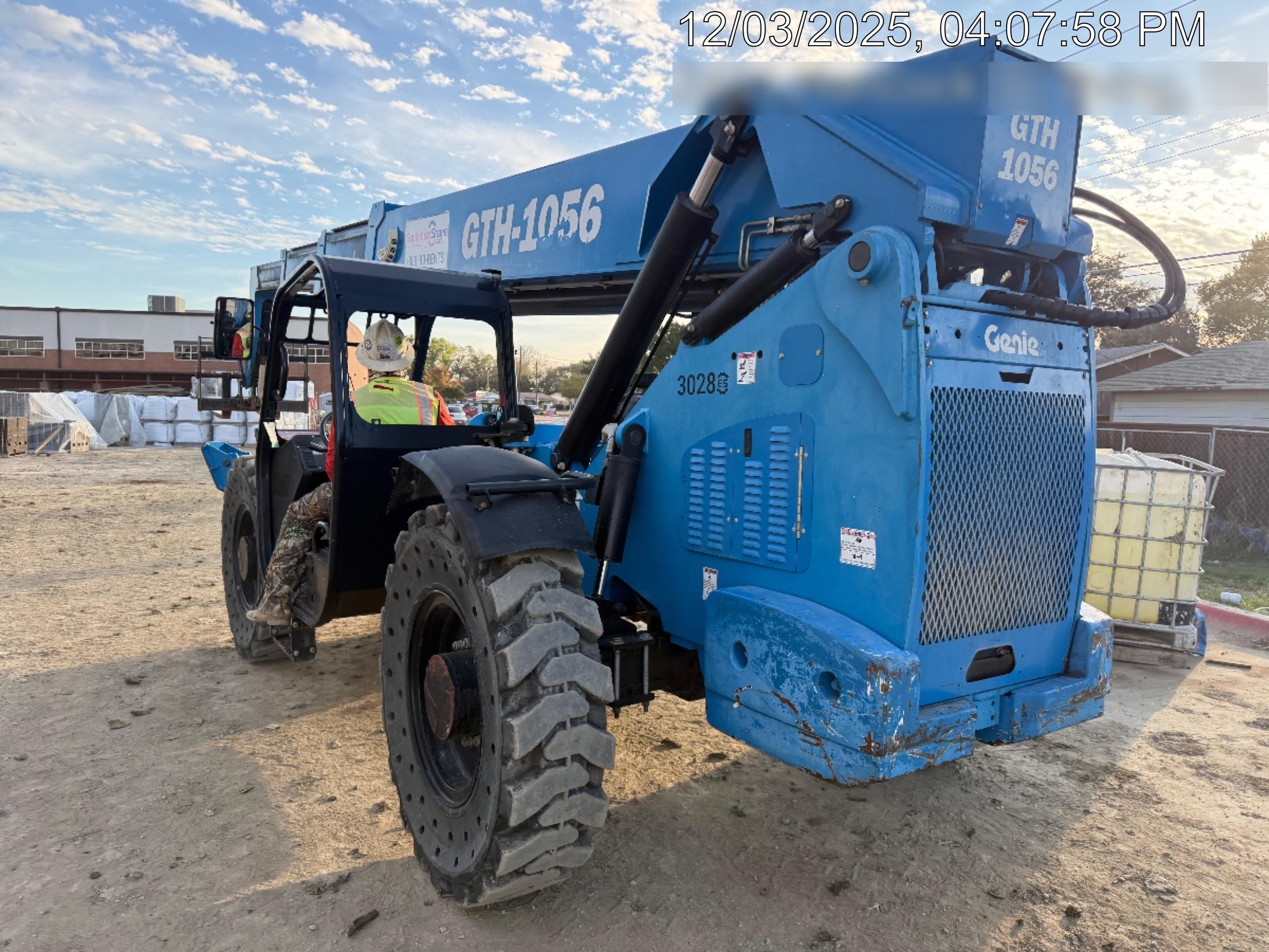2017 GENIE GTH-1056
