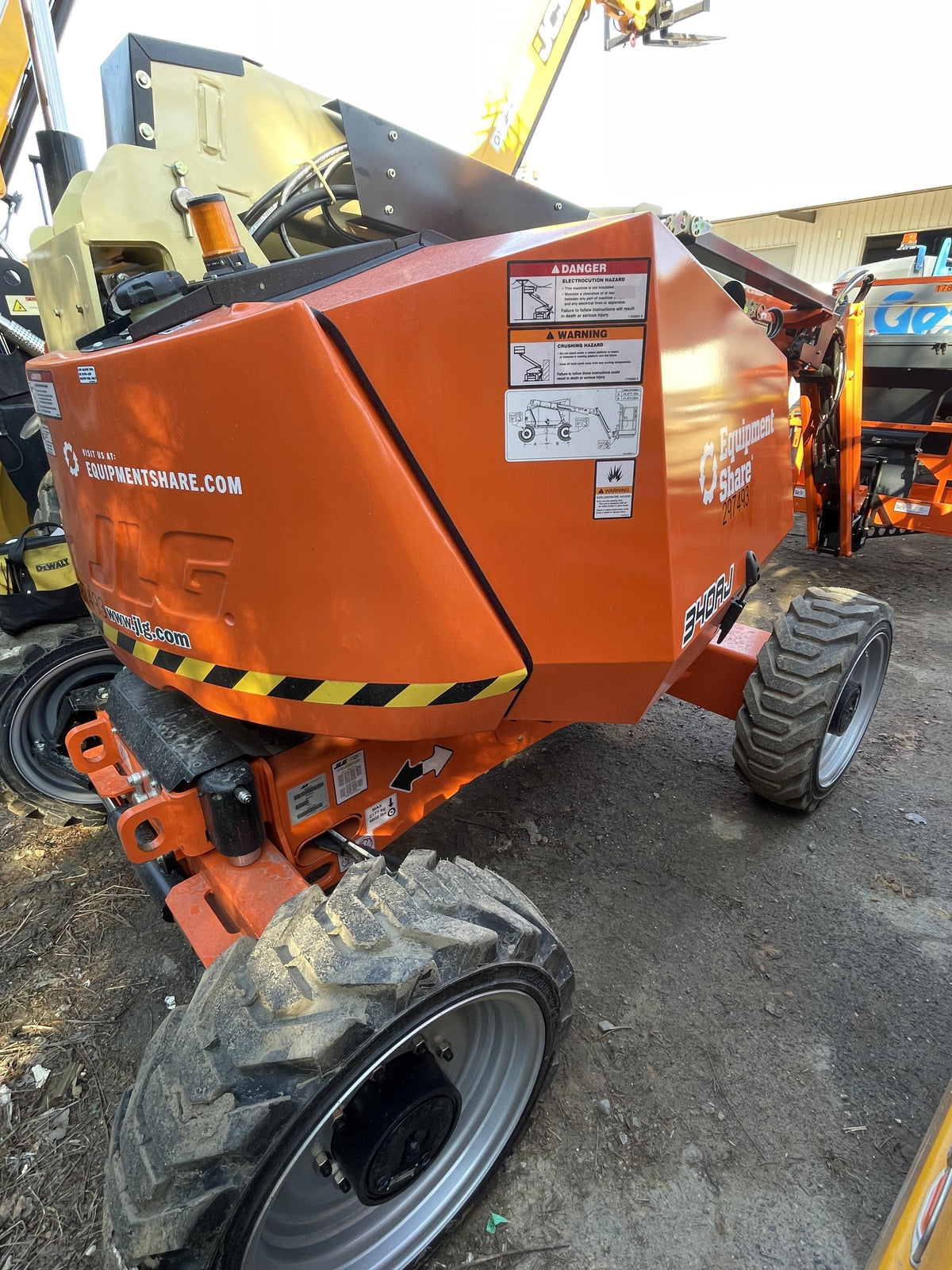 2023 JLG 340AJ