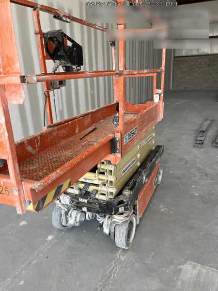 2022 JLG ES1932