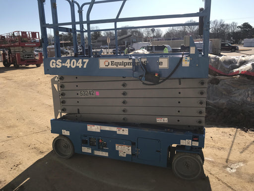 2019 Genie GS-4047 Folding rails with half height swing gate
