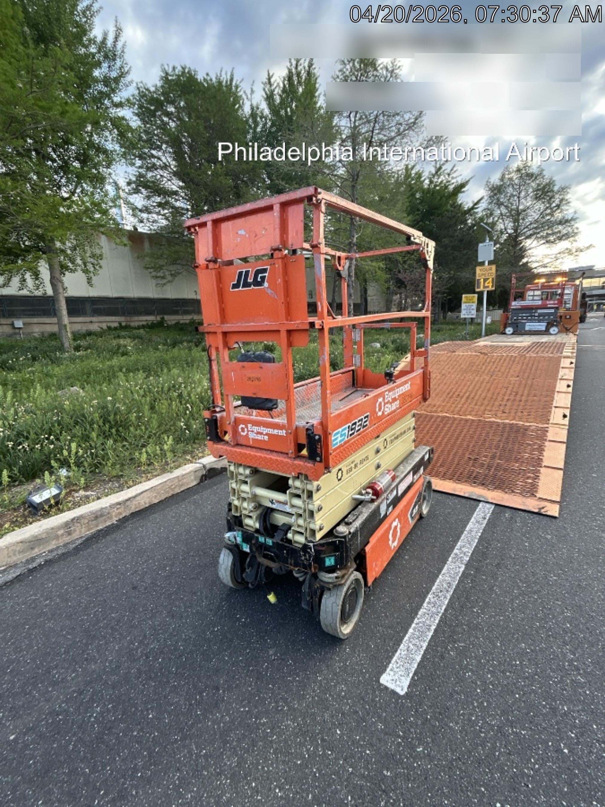 2022 JLG ES1932