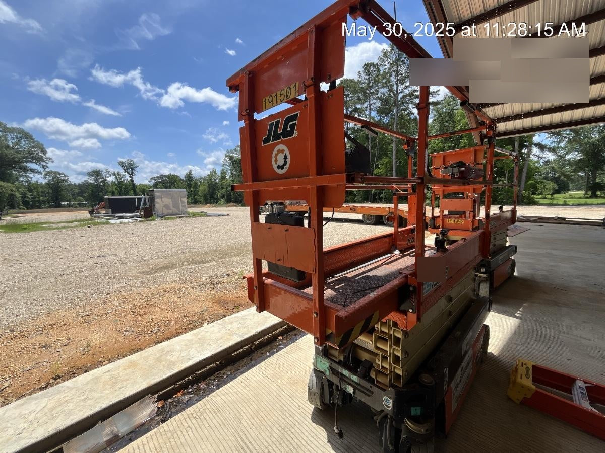 2021 JLG ES1932