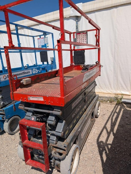 2015 Skyjack SJIII-3226 26' Scissor Lift