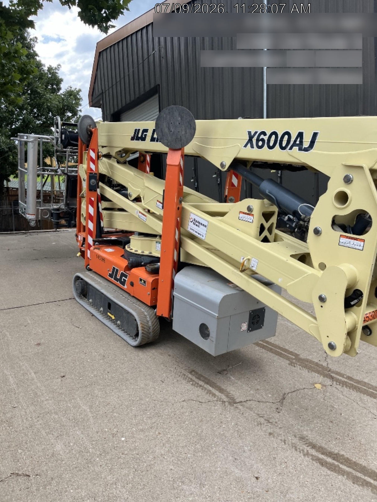 2021 JLG X600AJ