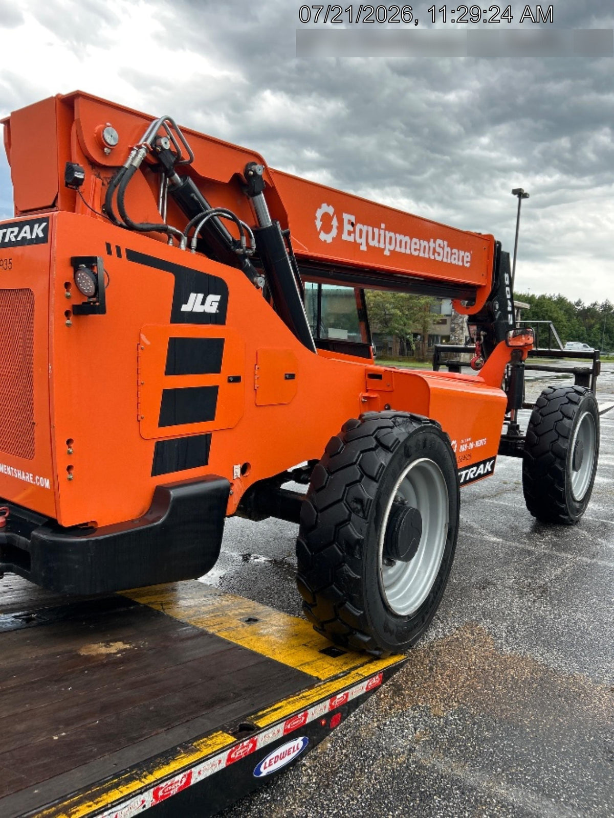 2022 SKYTRAK 8042