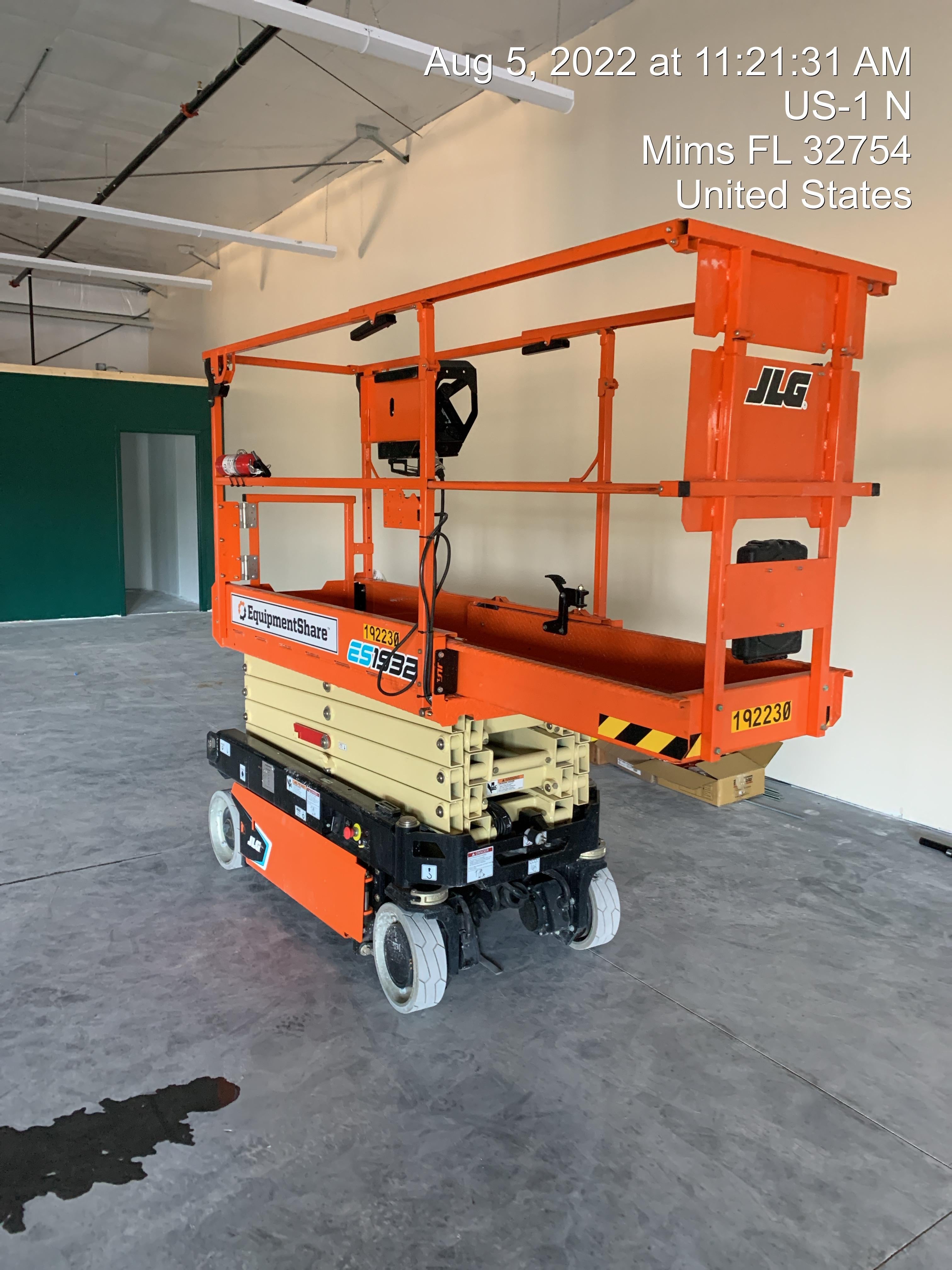 2021 JLG ES1932