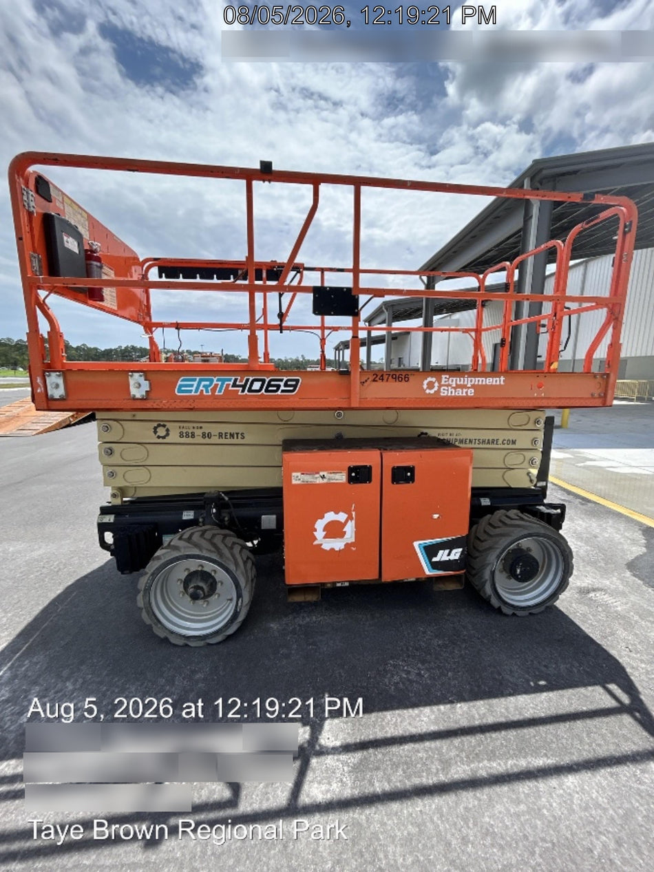 2022 JLG ERT4069