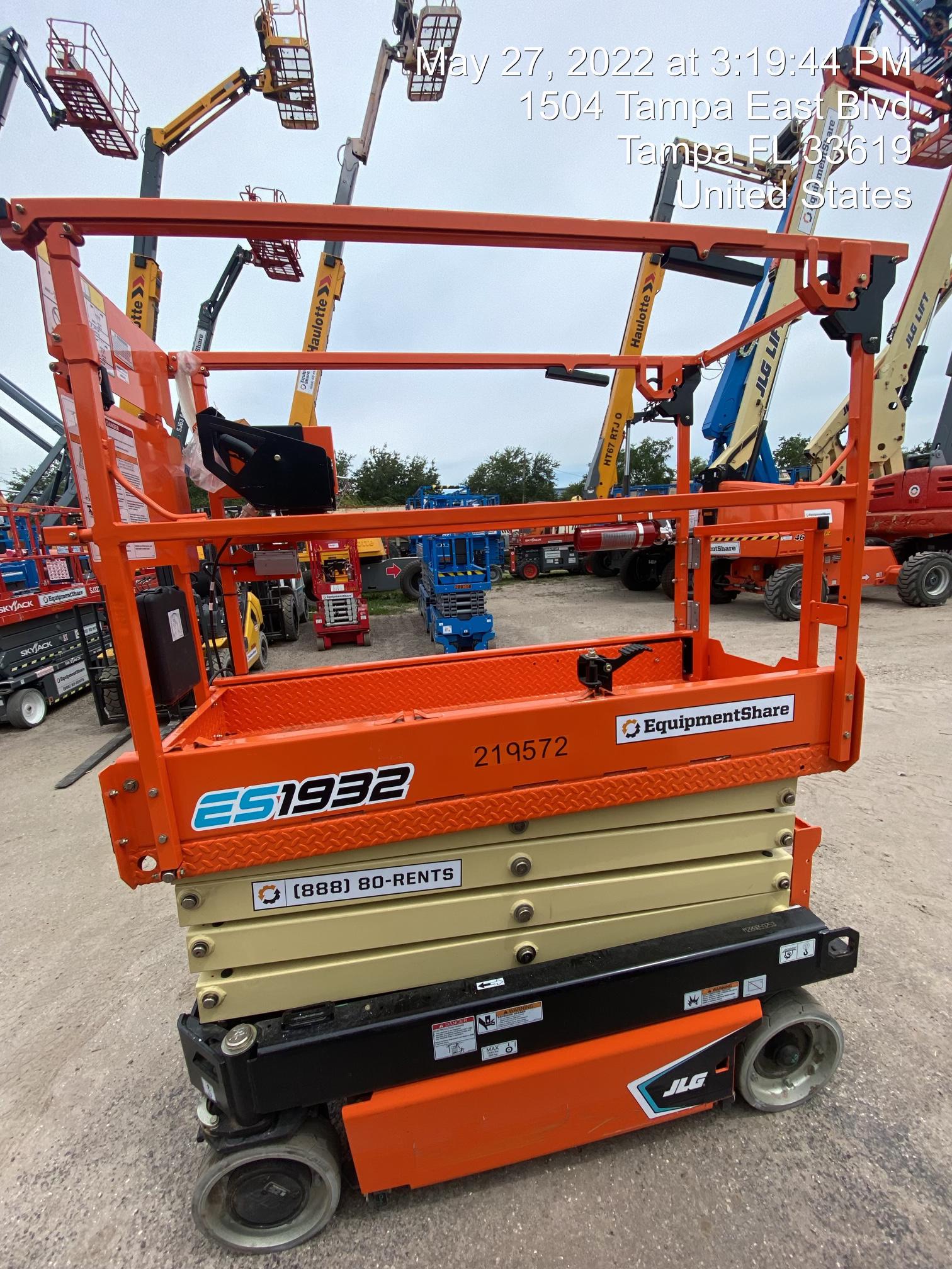 2022 JLG ES1932