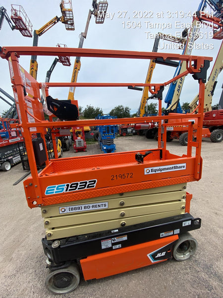 2022 JLG ES1932