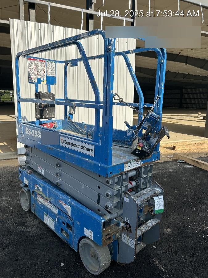2019 Genie GS-1930 Fixed Rails with Chain Entry