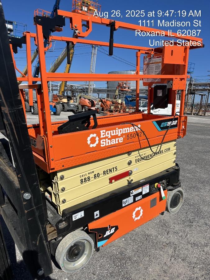 2025 JLG ES1932