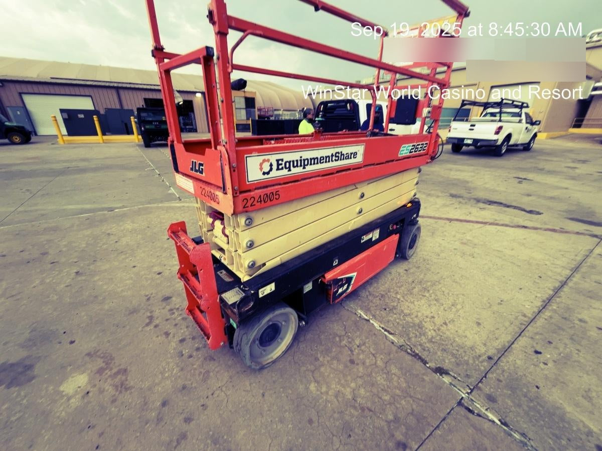 2022 JLG ES2632