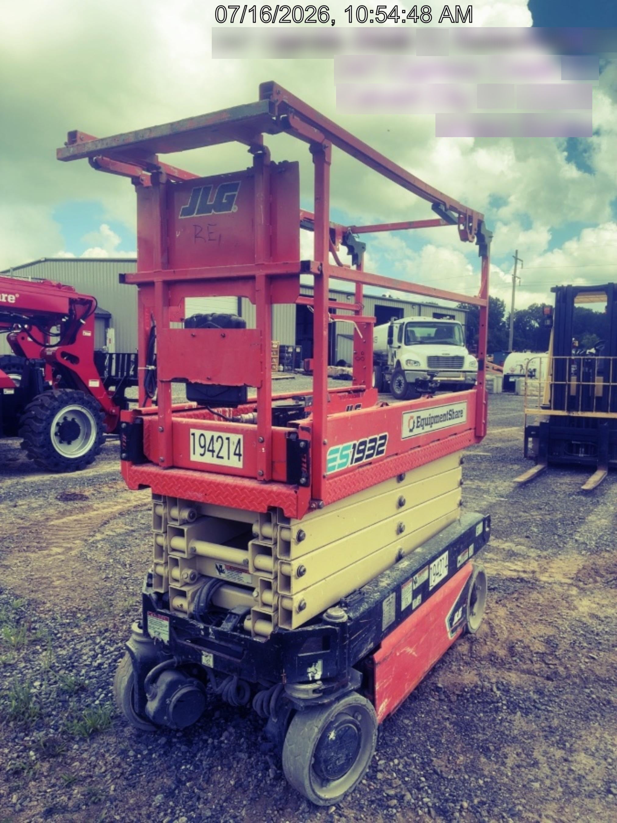 2021 JLG ES1932