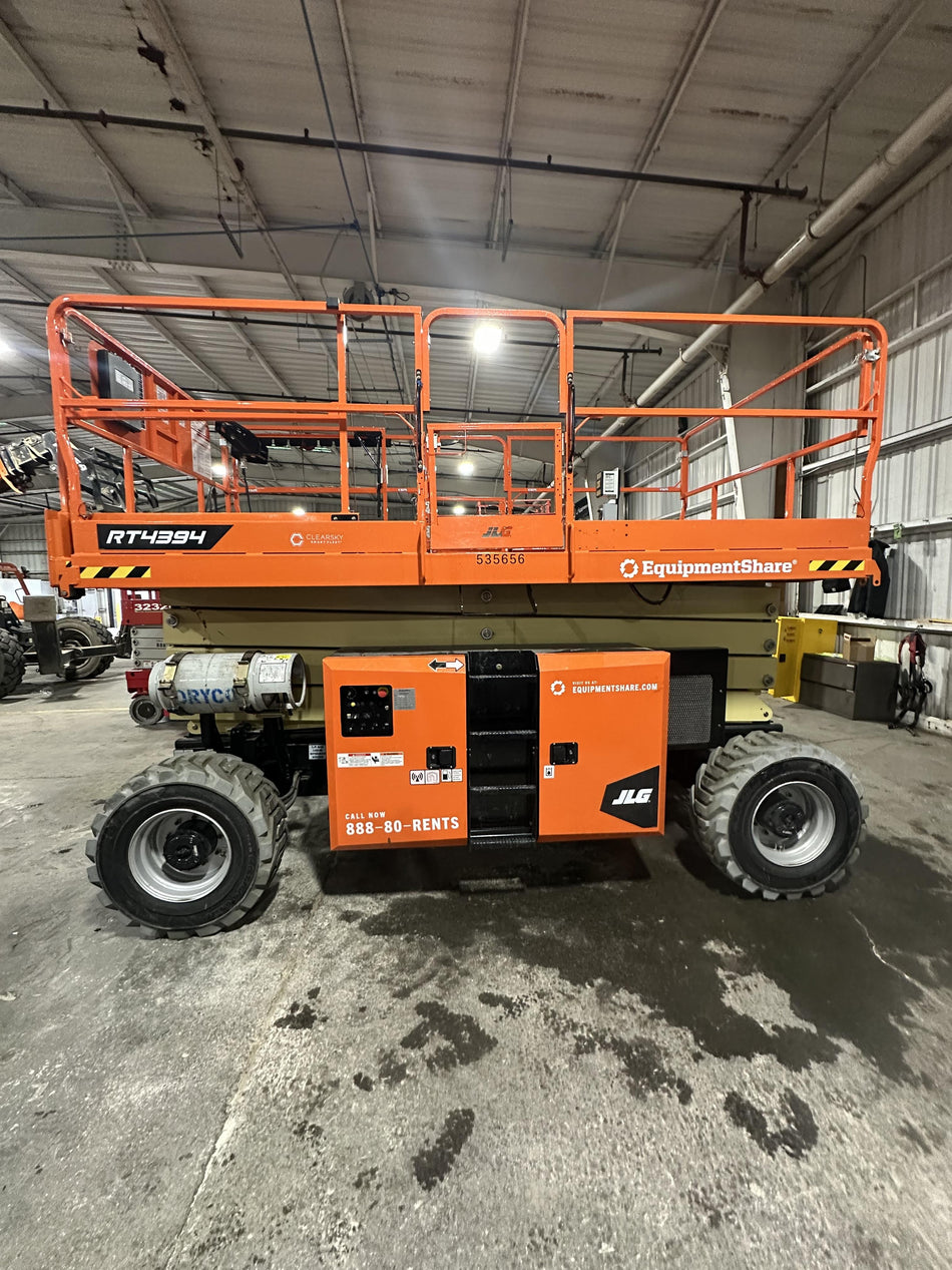 2025 JLG RT4394