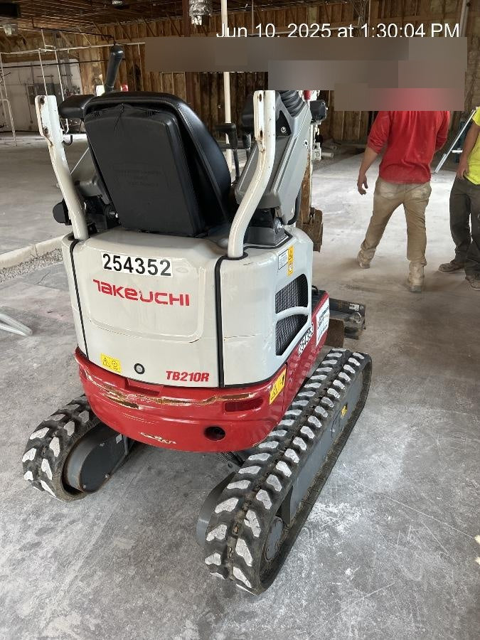 2022 TAKEUCHI TB210R