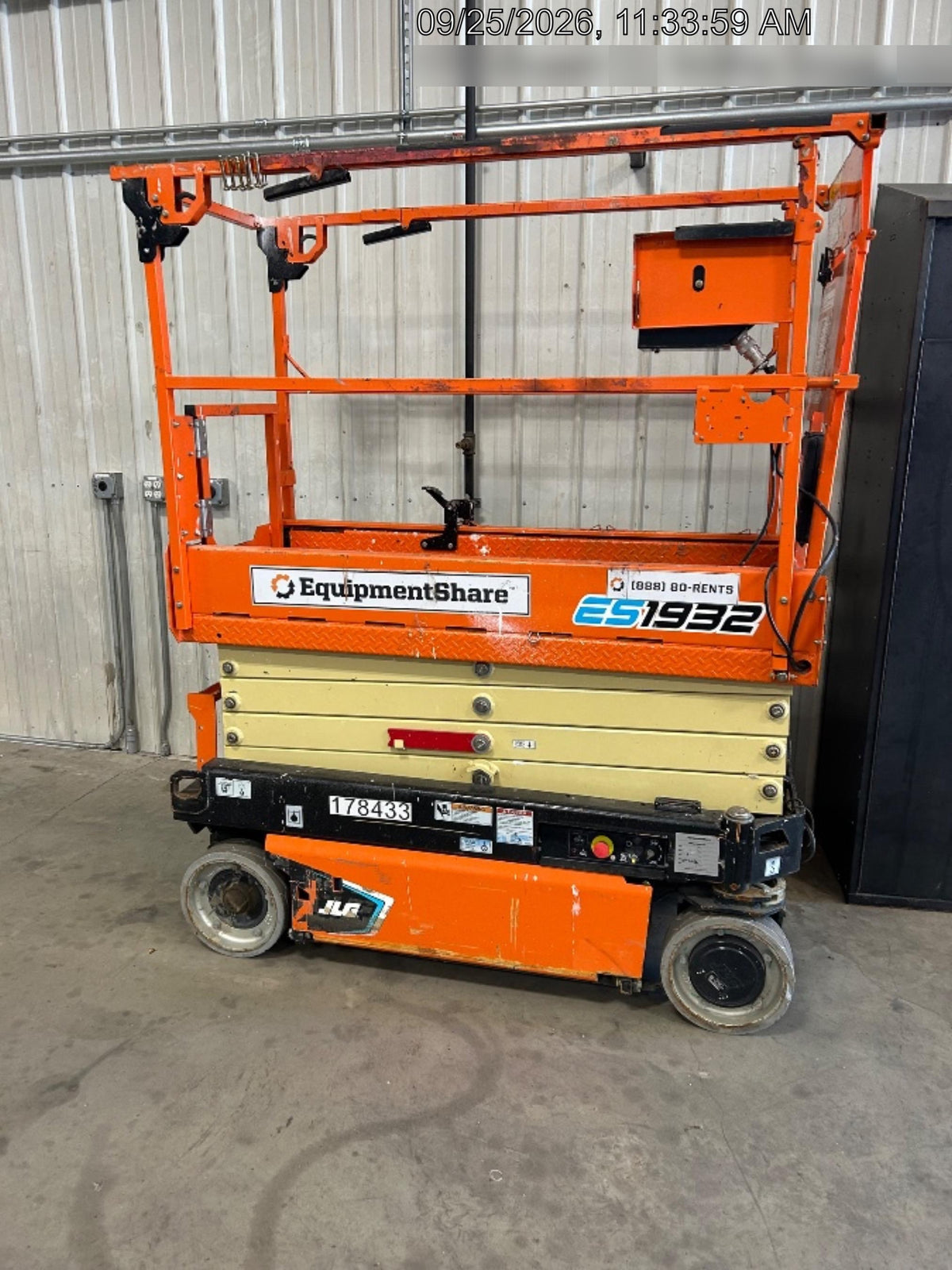 2021 JLG ES1932