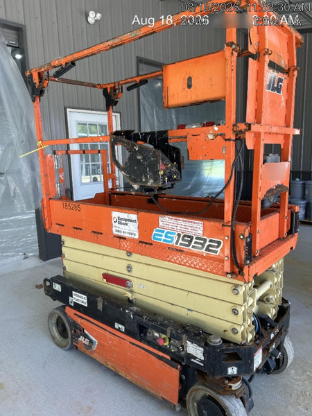 2021 JLG ES1932