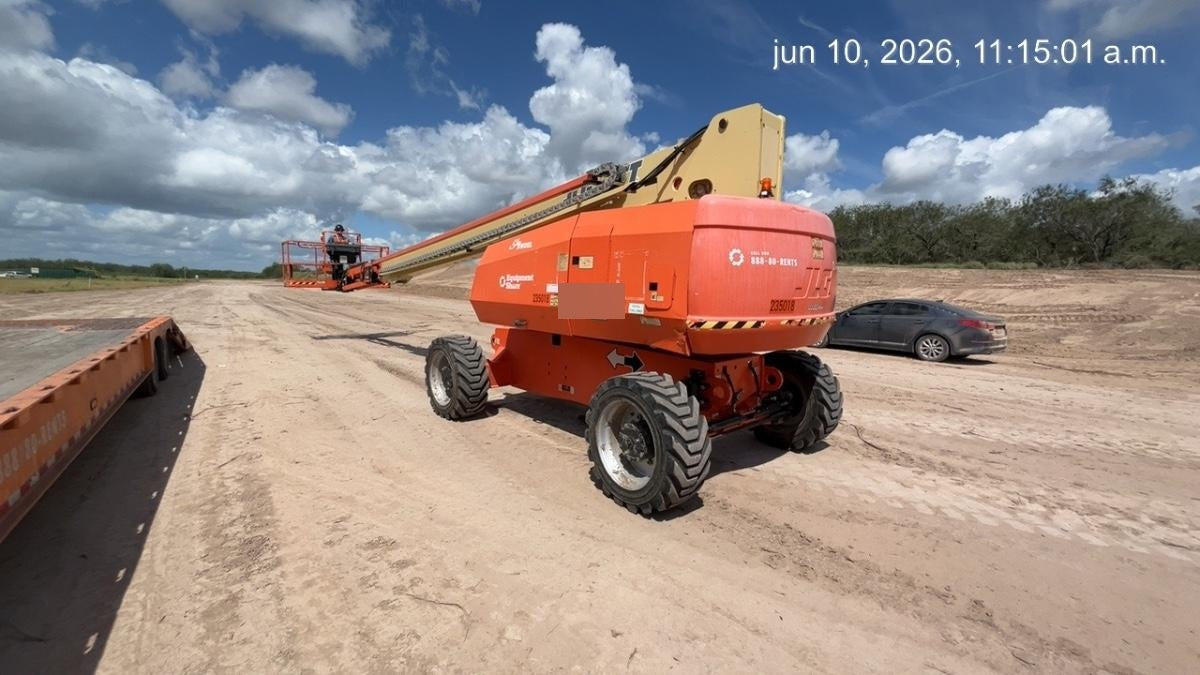 2022 JLG 860SJ