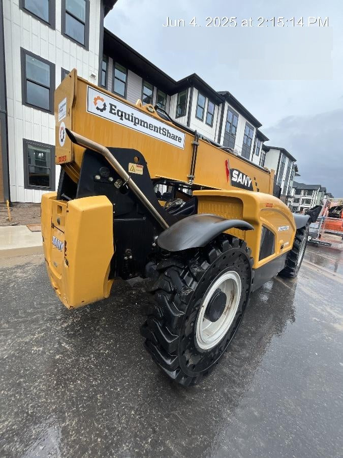 2022 SANY STH1056