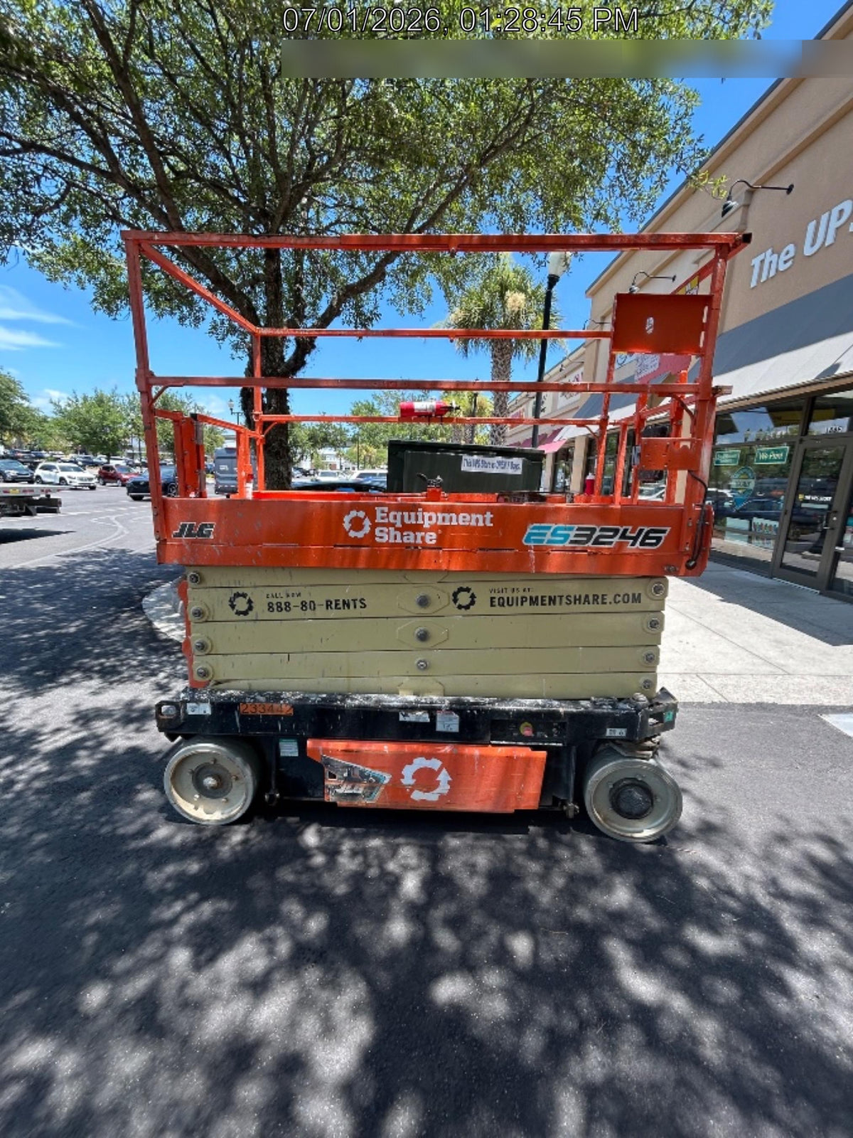 2022 JLG ES3246