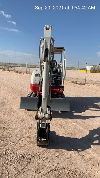 2021 TAKEUCHI TB235-2R