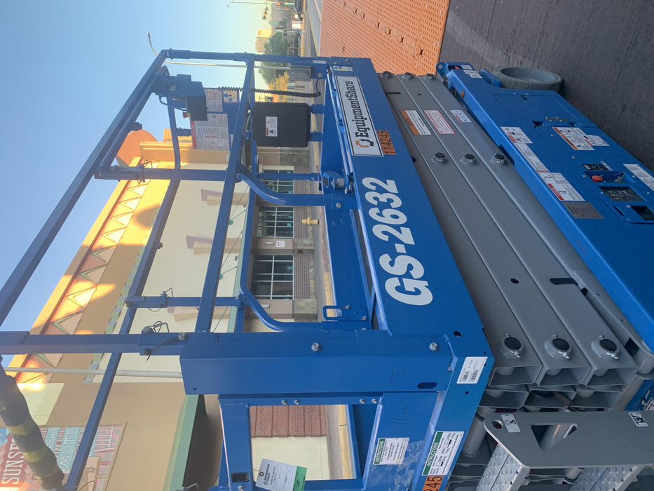 2020 Genie GS-2632 Solid NM Tires, Folding Rails with Half-Height Swing Gate, Beacon