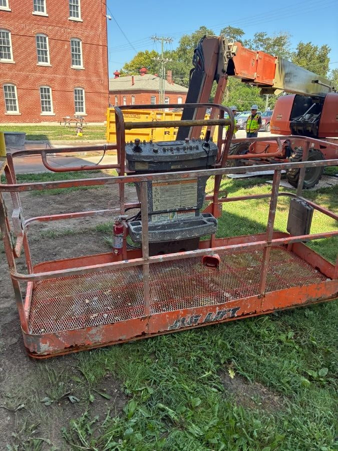 2018 JLG 660SJ