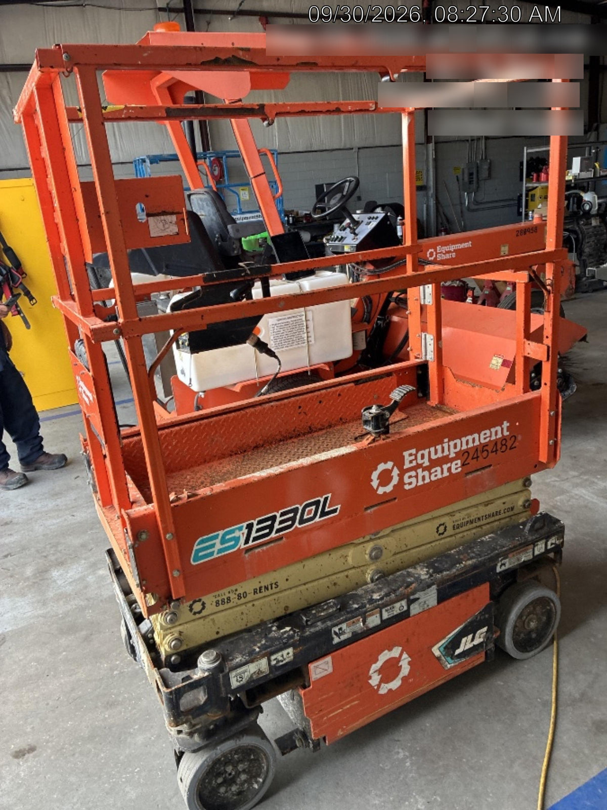 2022 JLG ES1330L