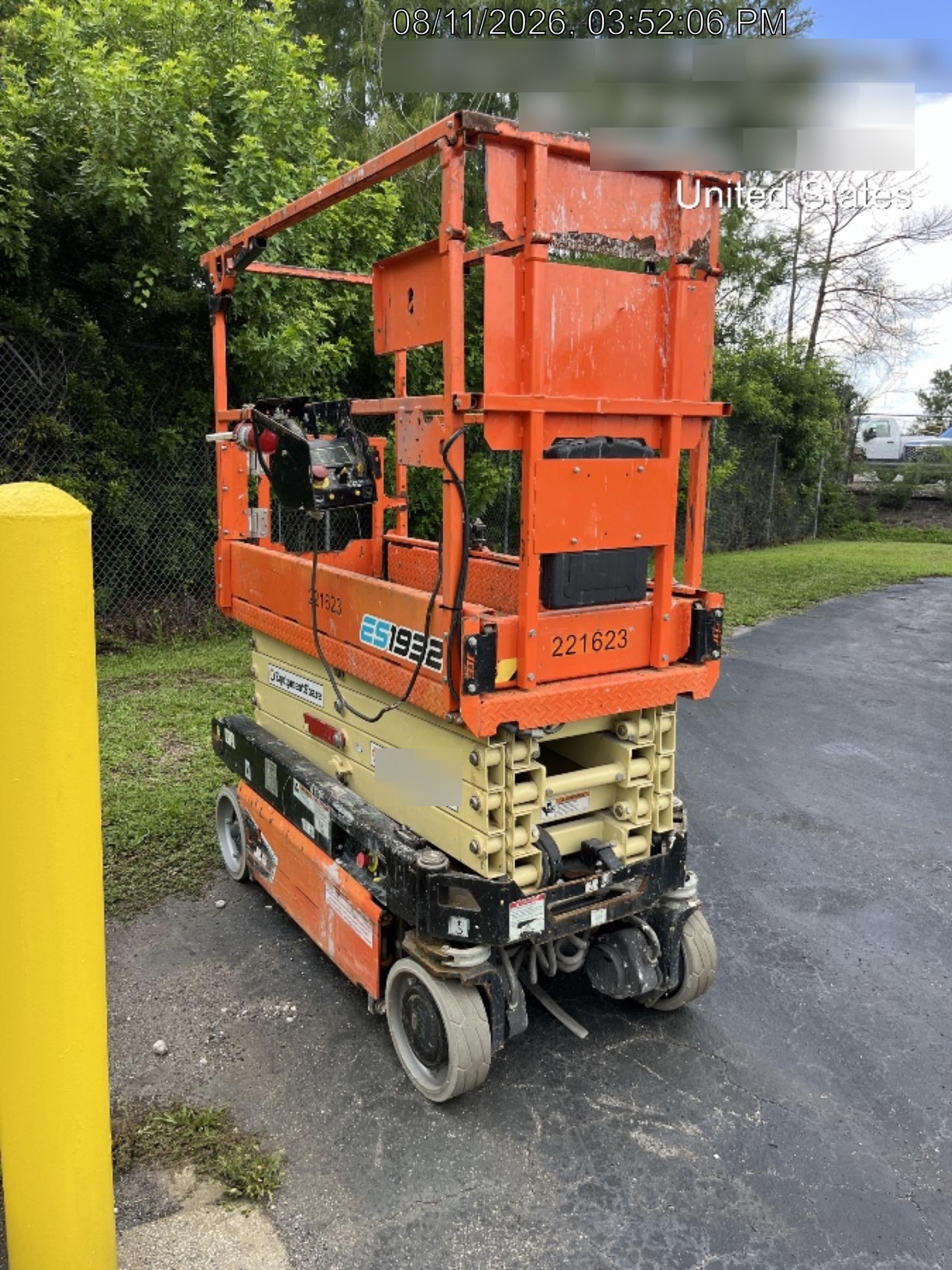 2022 JLG ES1932