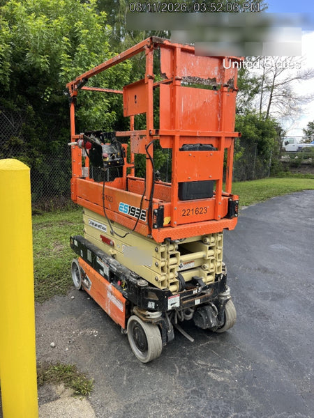 2022 JLG ES1932