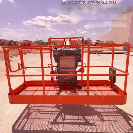 2022 JLG 660SJ