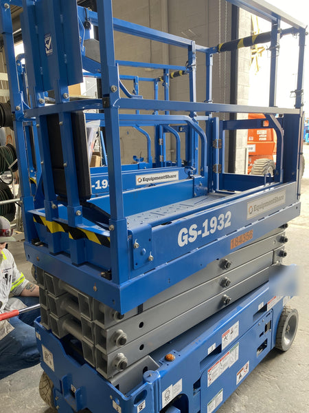 2021 GENIE GS-1932