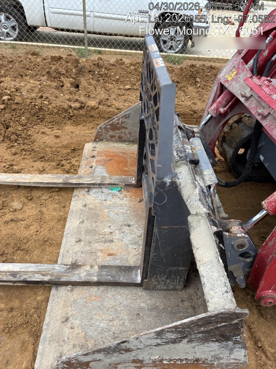 2024 PALADIN 48" Pallet Forks - Paladin