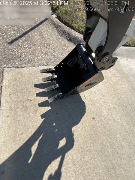 2025 TAKEUCHI 18" HD Bucket - Takeuchi