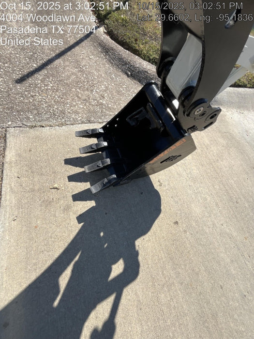 2025 TAKEUCHI 18" HD Bucket - Takeuchi