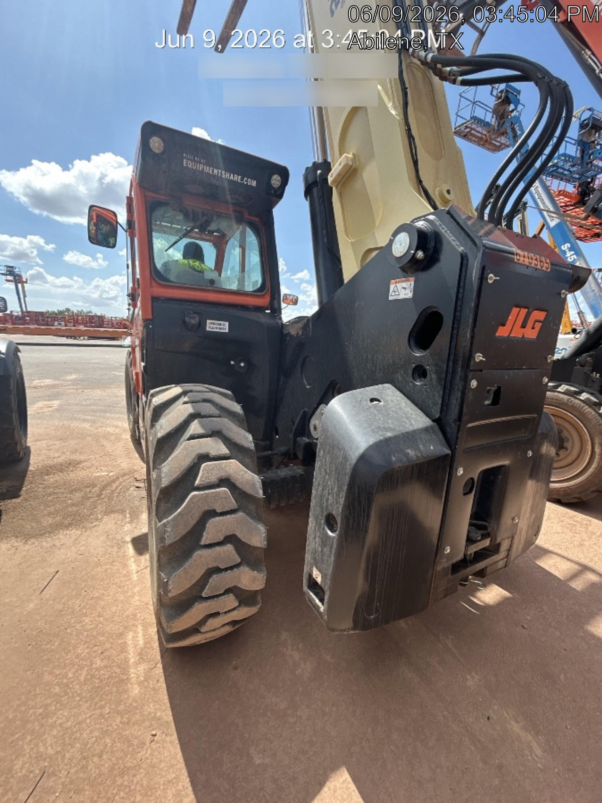 2026 JLG 1732