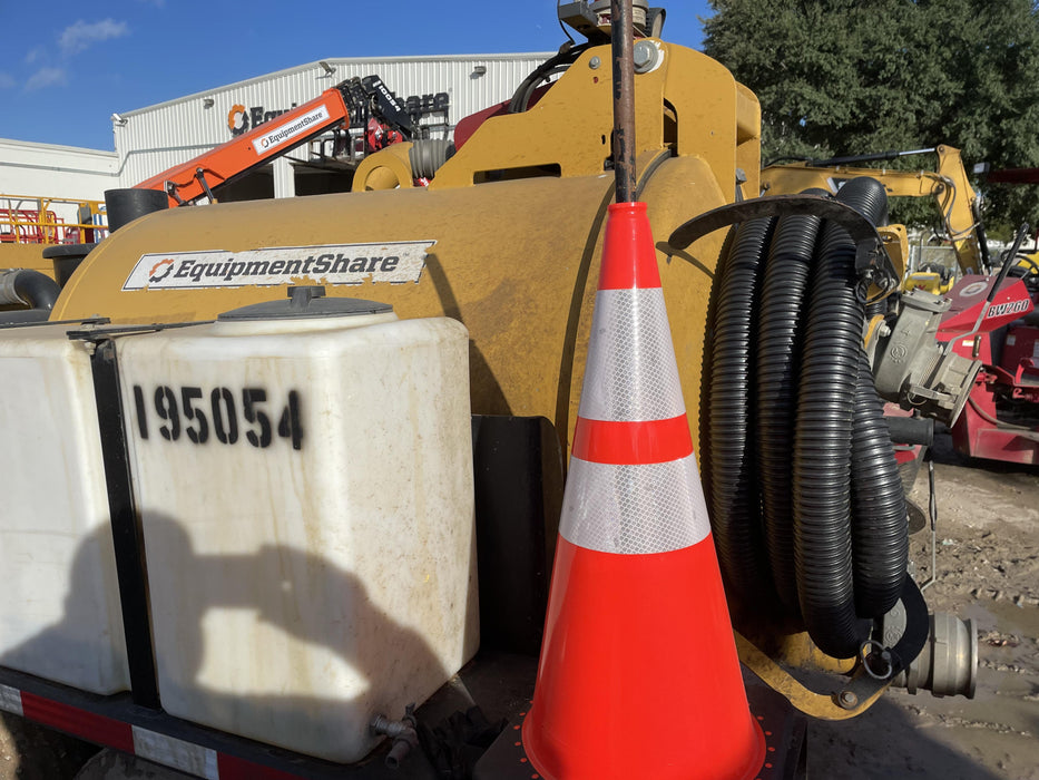 2022 VAC-TRON LP573XDT