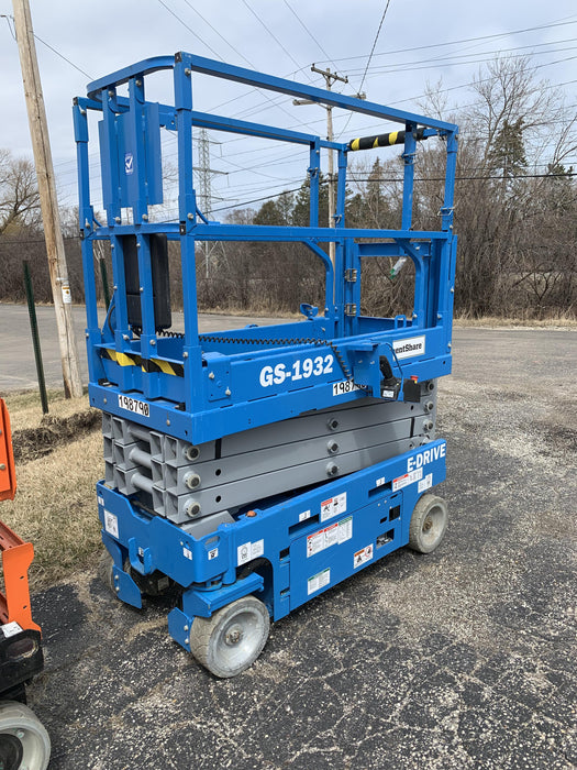 2021 GENIE GS-1932
