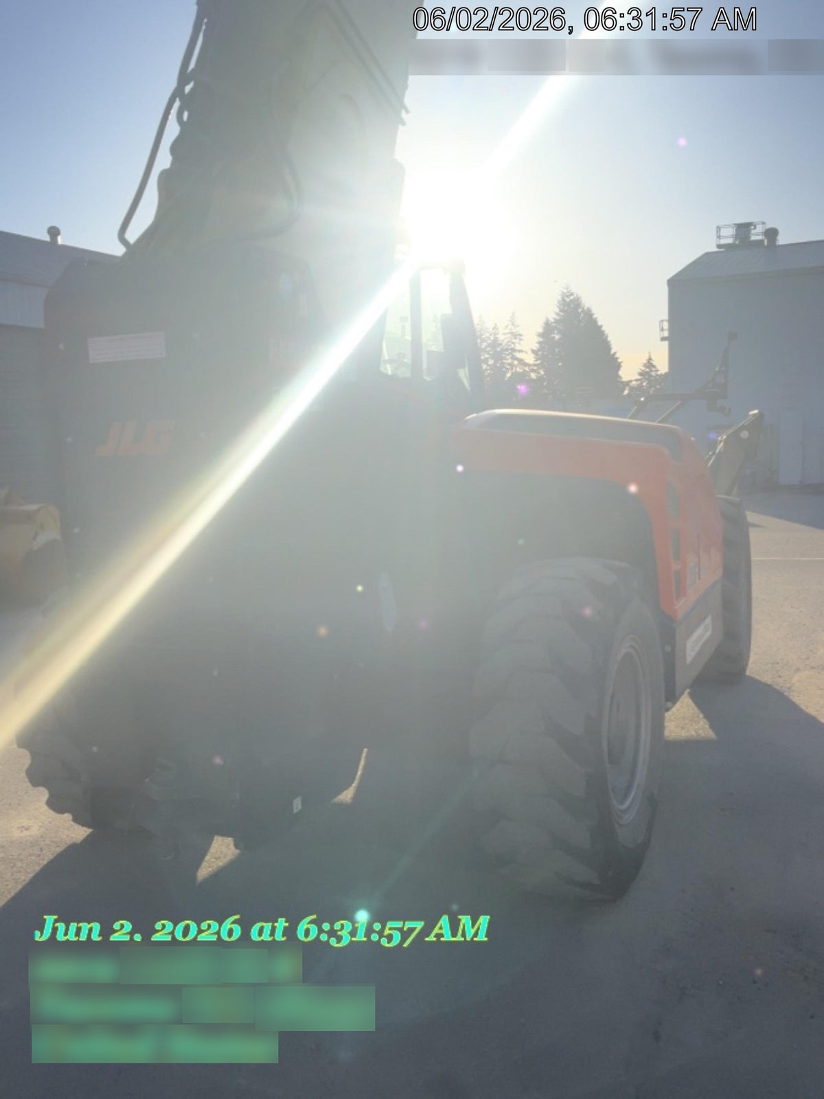 2022 JLG 1075