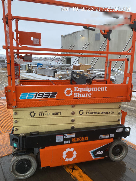 2022 JLG ES1932