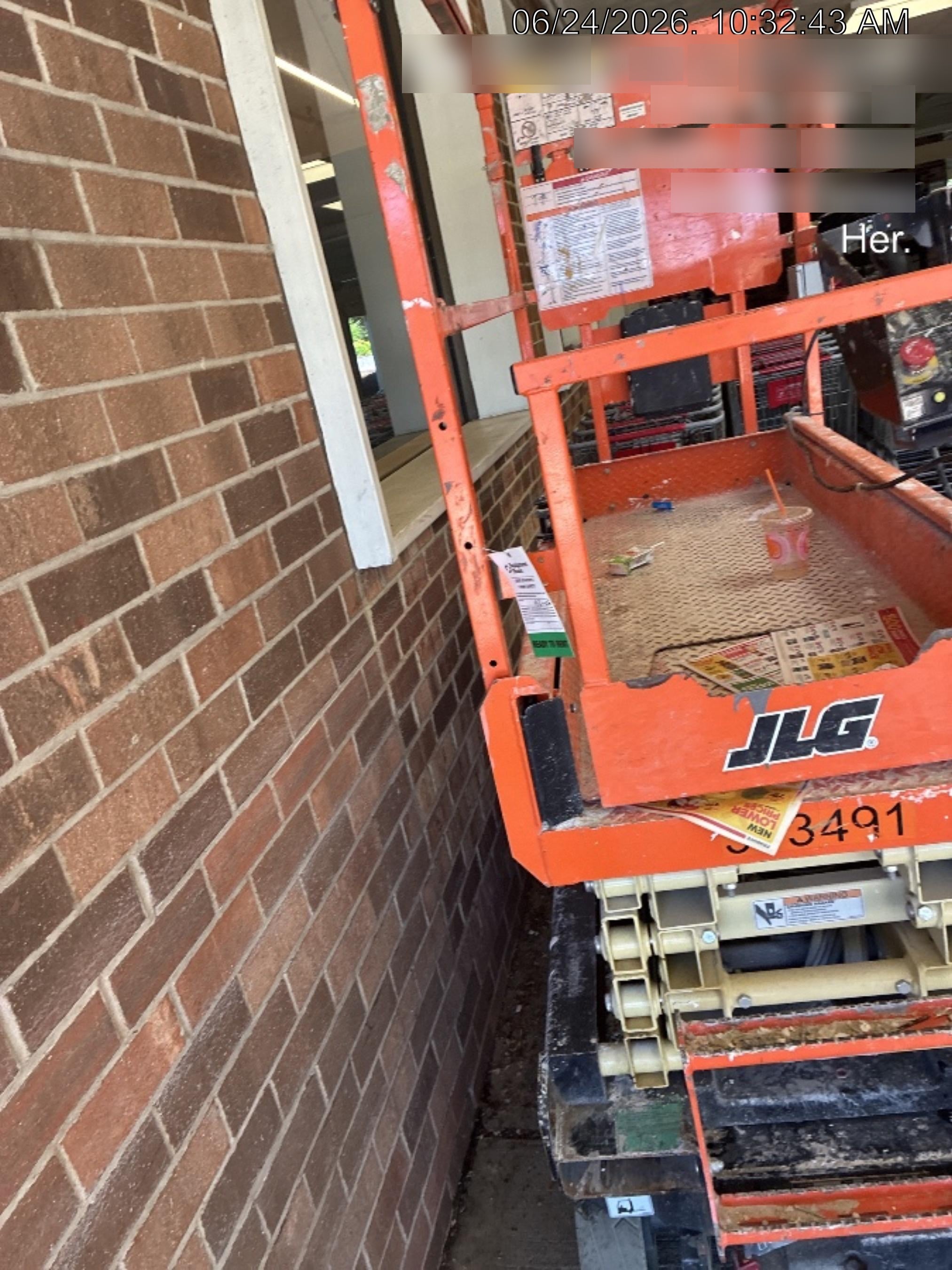 2023 JLG ES1932